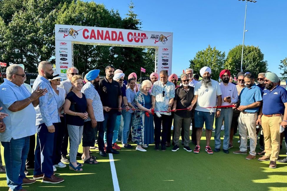Surrey Mayor Brenda Locke, MP Sukh Dhaliwal, MP Randeep Sarai, and Balraj Mann of BM Group of Companies at the ribbon cutting 