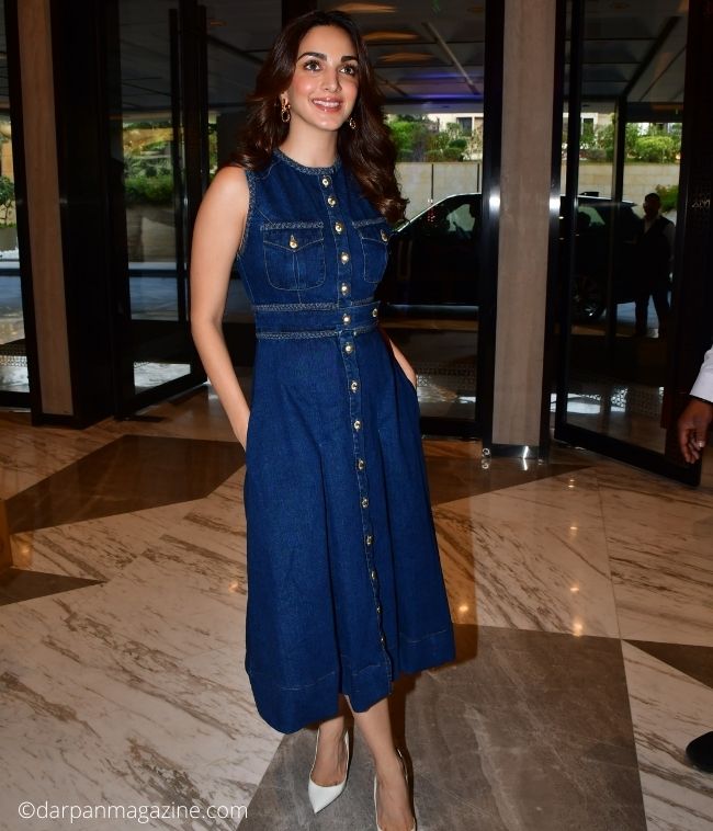 Kiara Advani looks glamorous in her denim dress and white high heels 