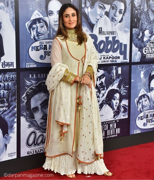 Kareena Kapoor looks like a dream at her grandfather's event 